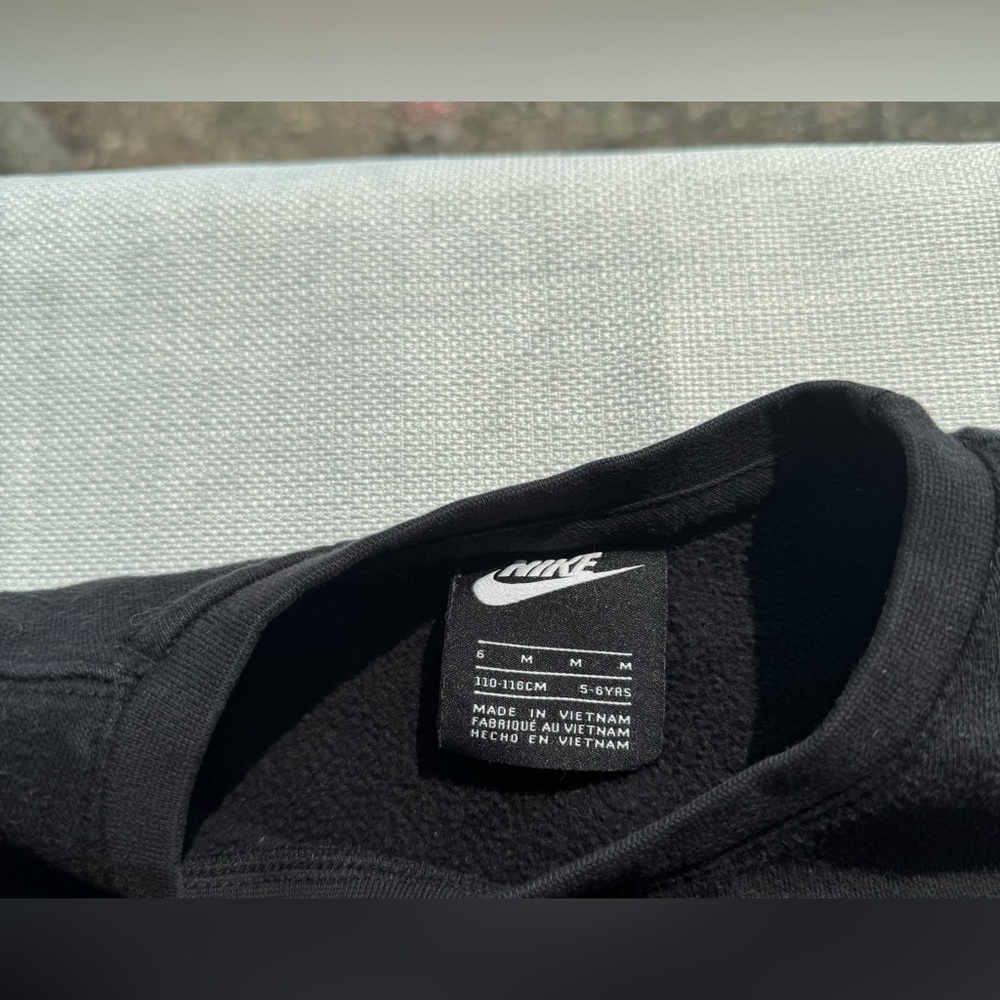 Nike ✔️ Youth Girls Black 🩷 Pink Crewneck Sweatshirt Size 6 Medium 5-6 yrs EUC - Picture 4 of 6
